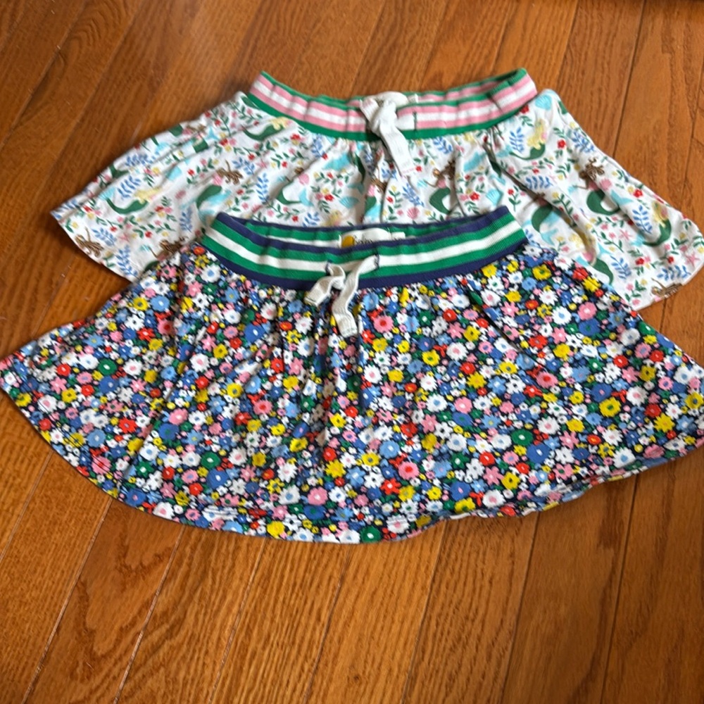Adorable Mini Boden mermaid and floral Skorts